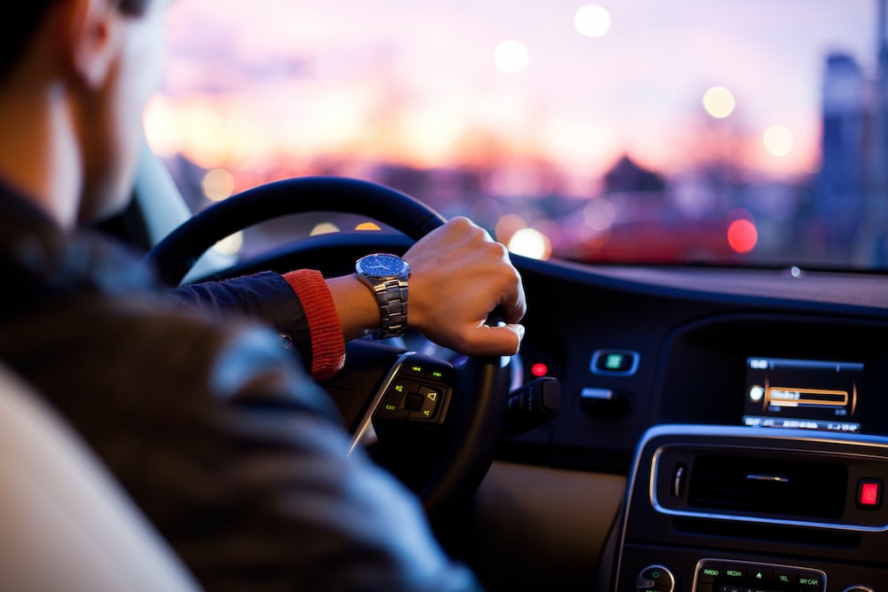 Top 5 Benefits of Chauffeur-Driven Car Rentals in Gujarat